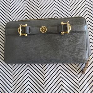 Tory Burch Robinson Leather Zip Continental Wallet Gray Women's